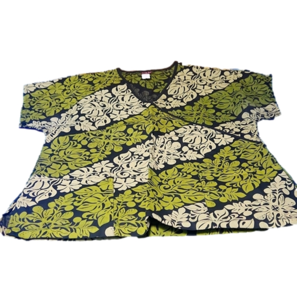 ♡Scrub top sz. Medium